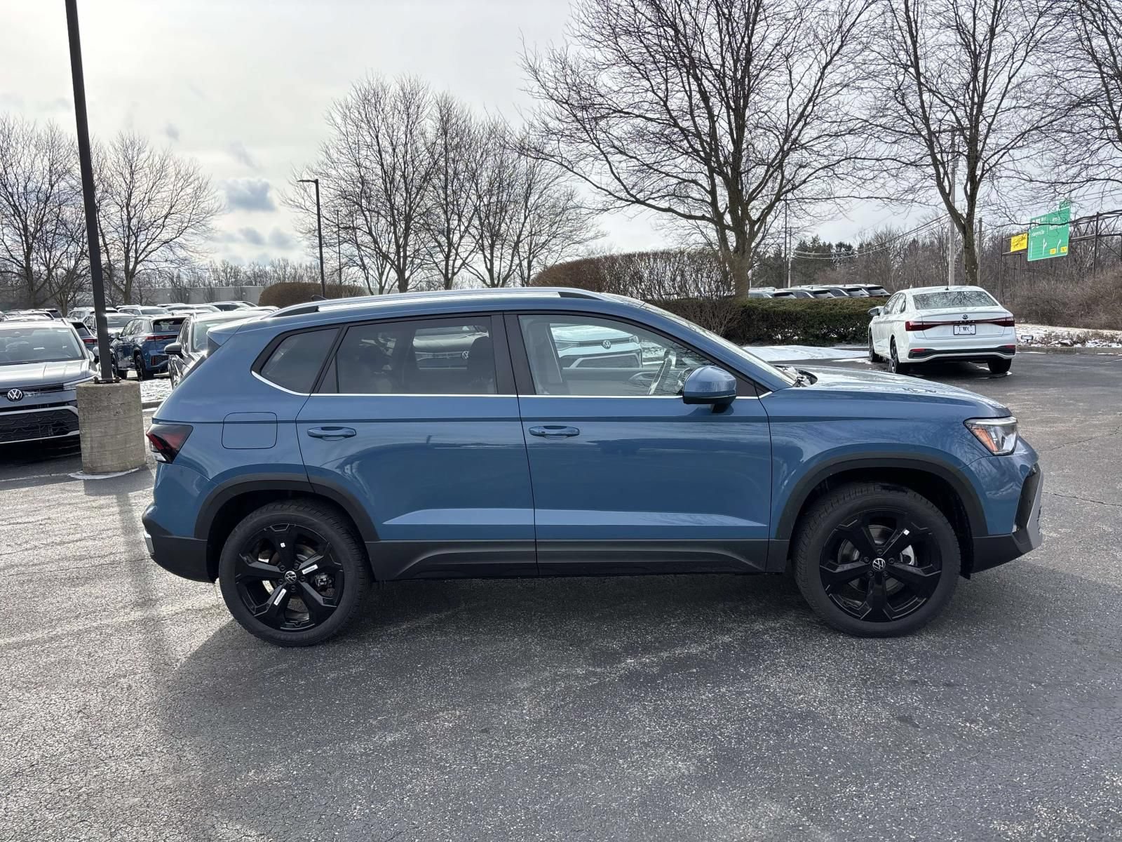 New 2026 Volkswagen Taos SEL AWD/4WD image 8