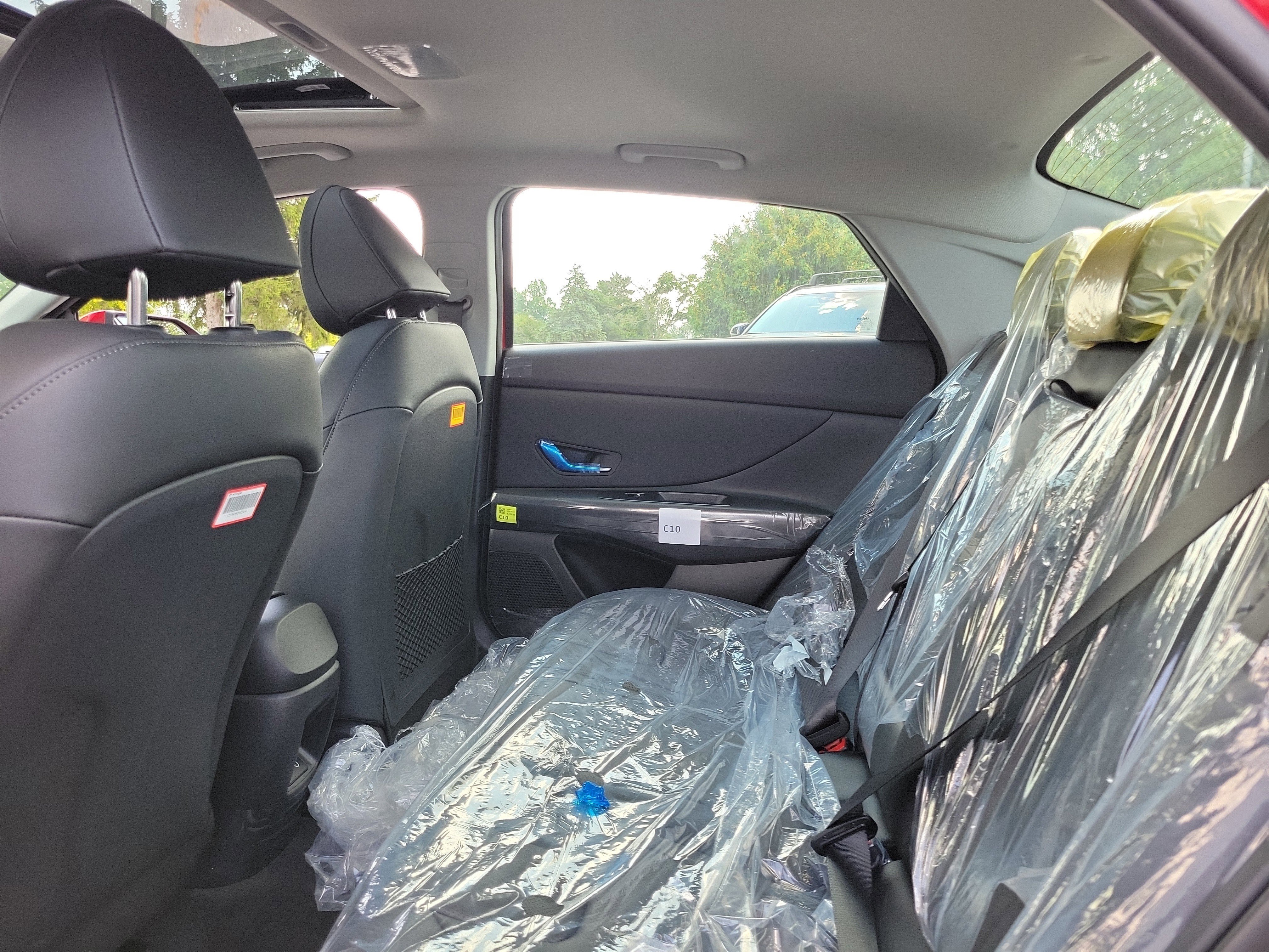 New 2025 Hyundai Elantra Limited FWD image 11