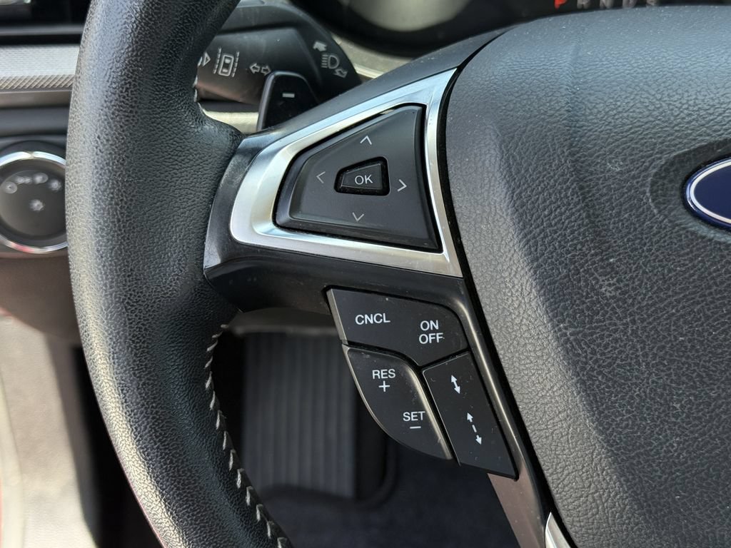 Used 2019 Ford Fusion SE w/ Equipment Group 151A FWD image 12