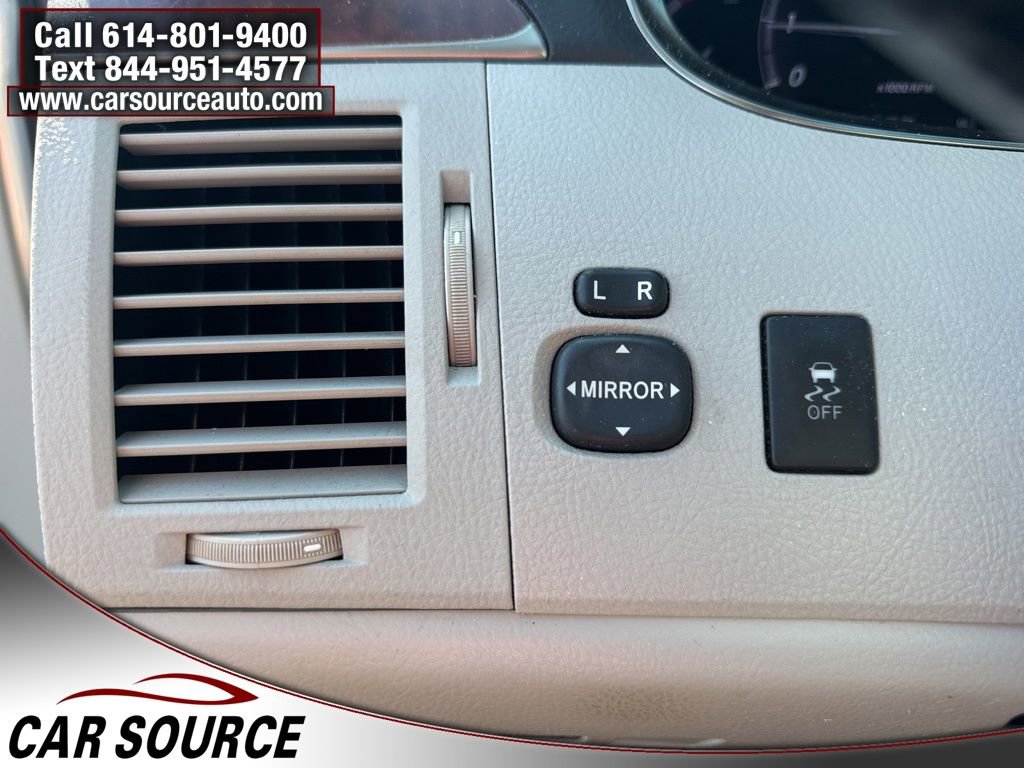 Used 2012 Toyota Avalon Limited image 17