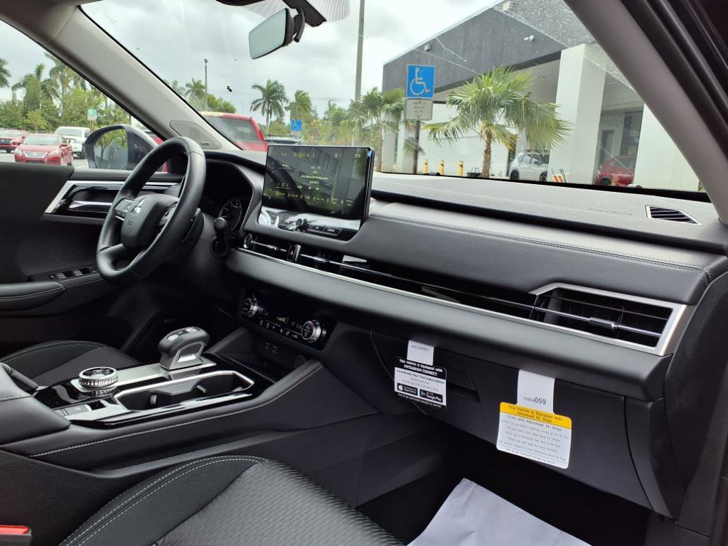 New 2025 Mitsubishi Outlander ES image 15
