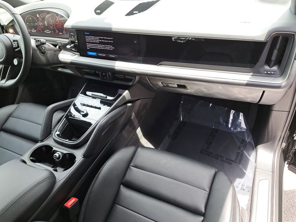 Certified 2025 Porsche Cayenne image 19