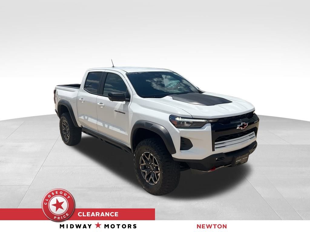 Used 2024 Chevrolet Colorado ZR2 w/ Technology Package