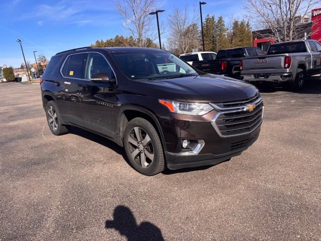 Used 2019 Chevrolet Traverse LT w/ LT Premium Package AWD/4WD image 4