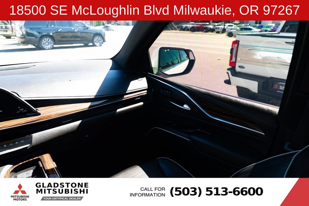 Used 2021 Cadillac Escalade ESV Premium Luxury w/ Performance Package AWD/4WD image 10