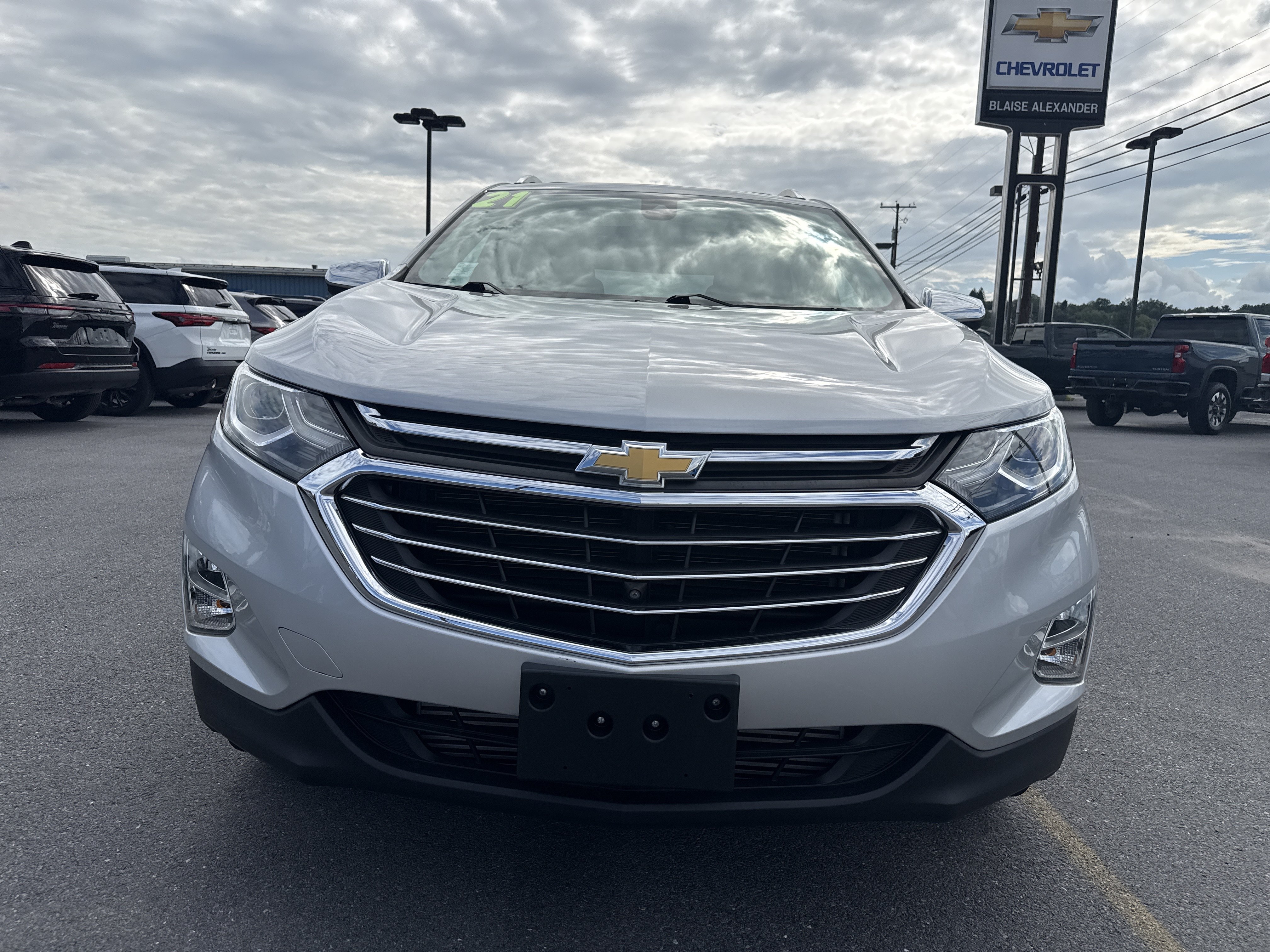 Used 2021 Chevrolet Equinox Premier AWD/4WD image 10