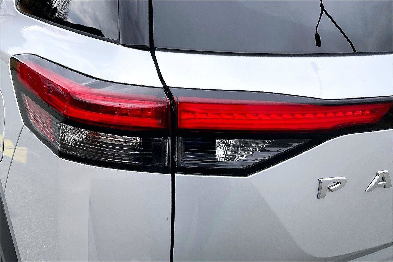 Certified 2024 Nissan Pathfinder SV image 31