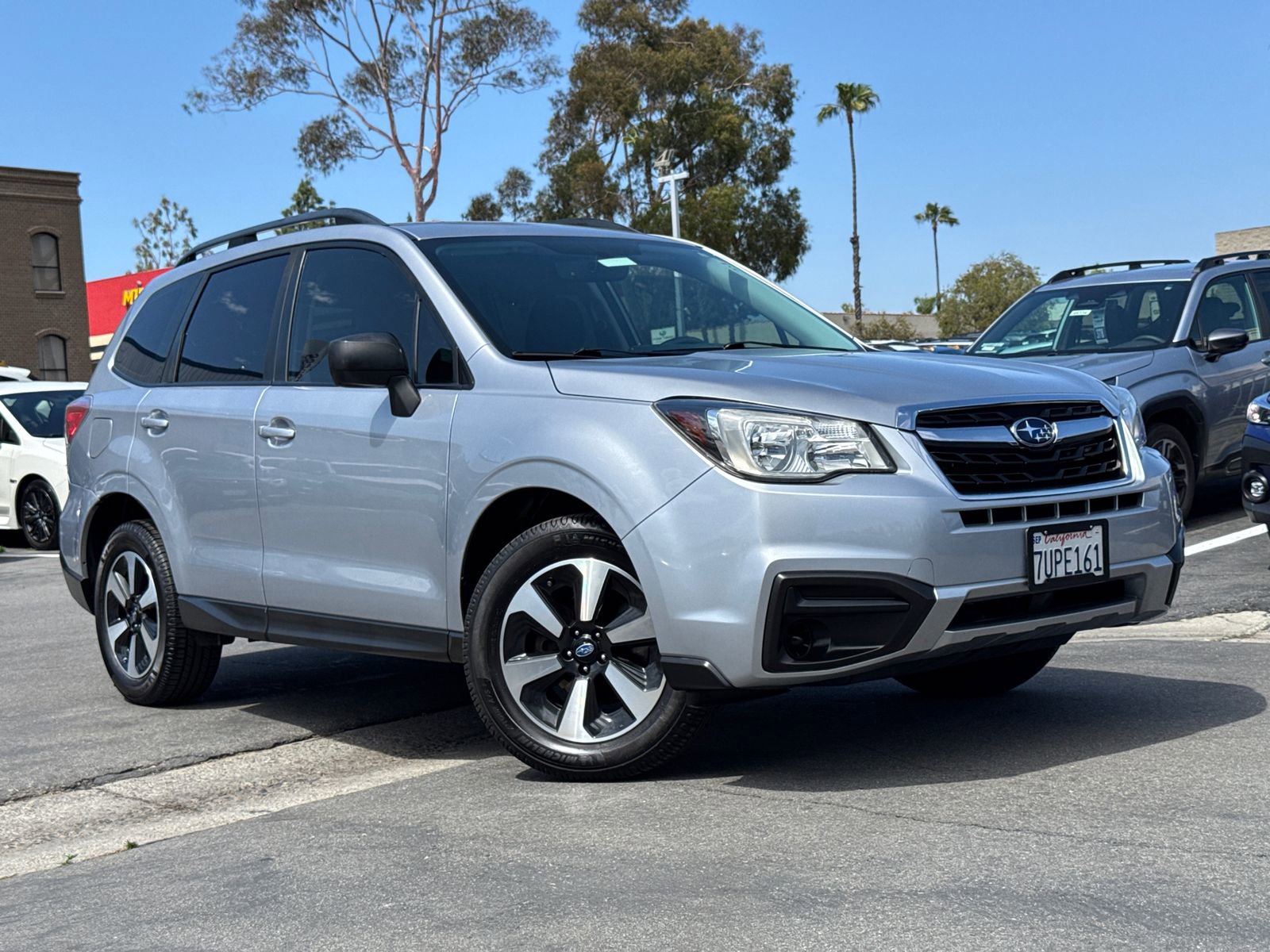 Used 2017 Subaru Forester 2.5i w/ Popular Package #2A AWD/4WD image 2