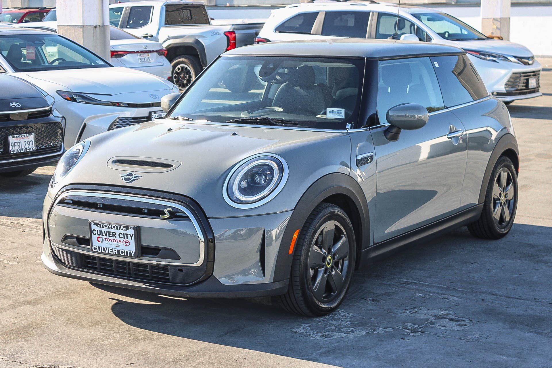 Used 2023 MINI Cooper SE image 3