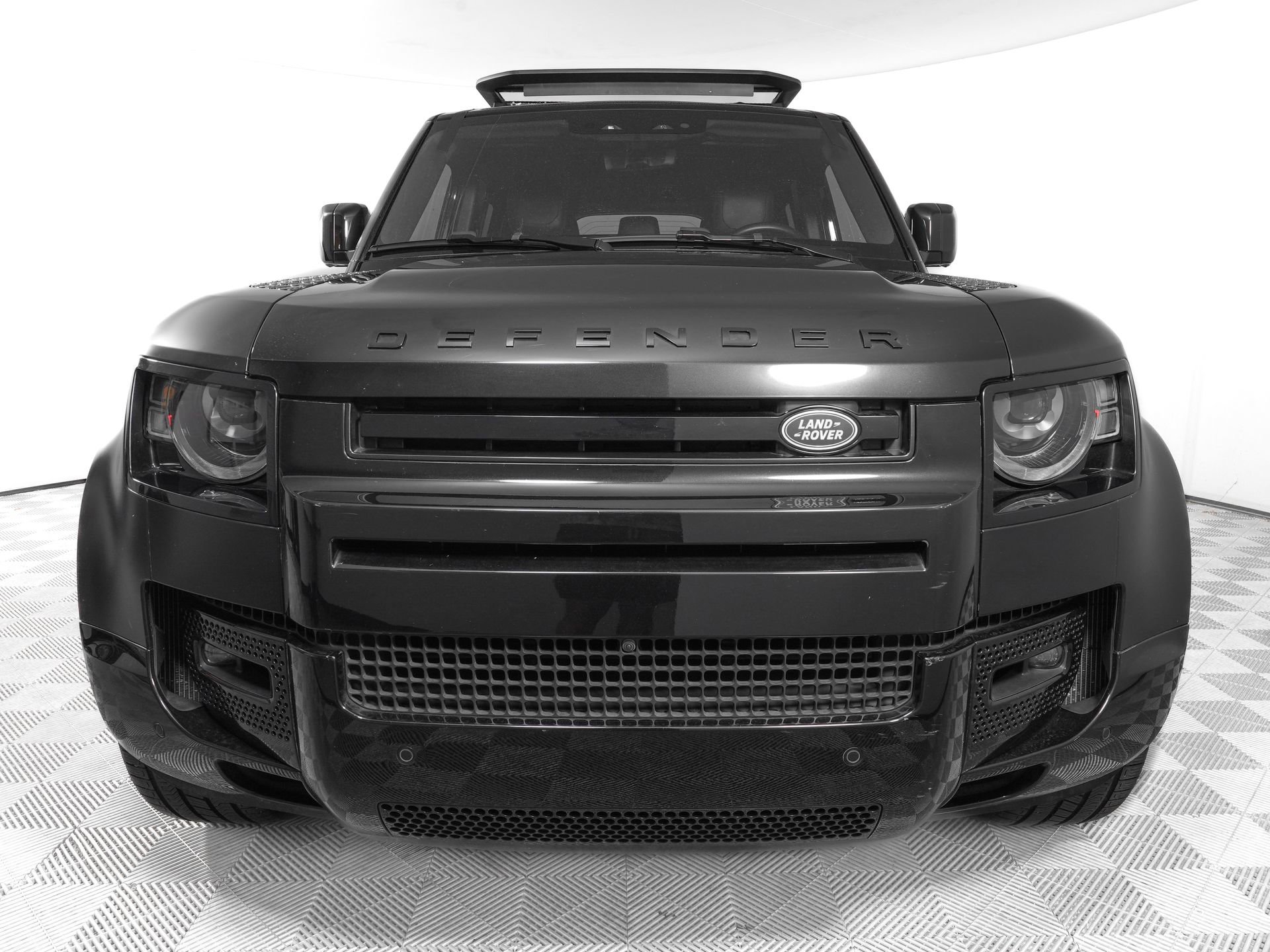 Used 2024 Land Rover Defender 130 X image 2