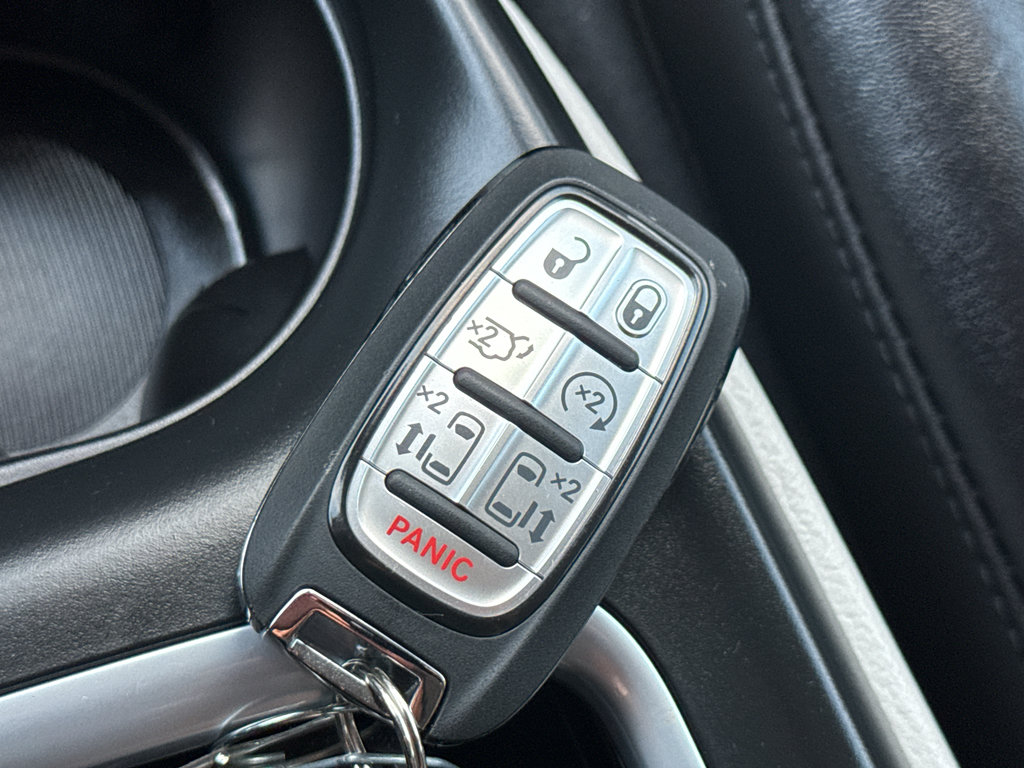 Used 2024 Chrysler Pacifica Touring-L FWD image 35