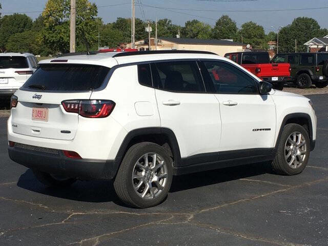 Used 2022 Jeep Compass Latitude image 3