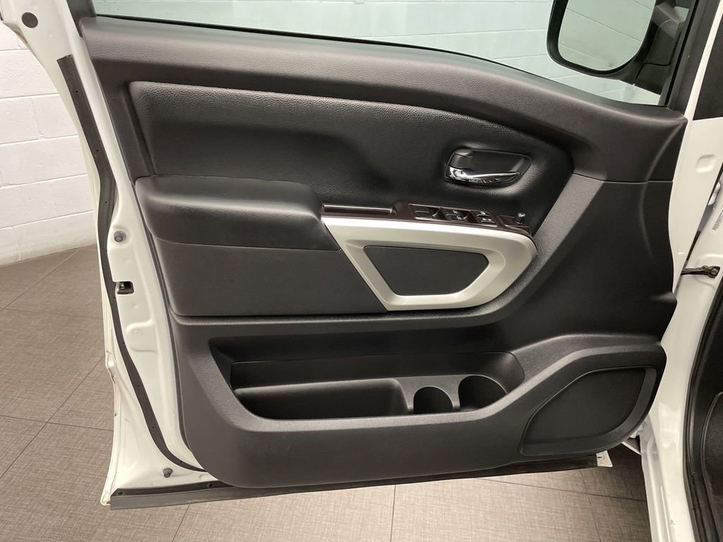 Used 2021 Nissan Titan SV w/ SV Convenience Package RWD image 21