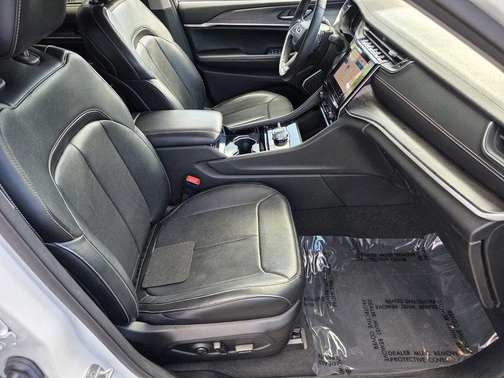 Used 2022 Jeep Grand Cherokee Limited 4xe w/ Luxury Tech Group II image 28