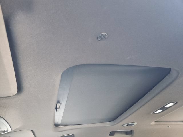 Used 2023 Chevrolet Traverse Premier FWD image 26