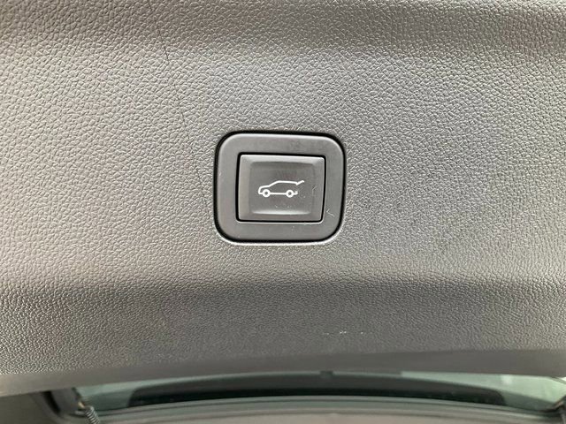 Used 2025 Chevrolet Tahoe High Country image 18