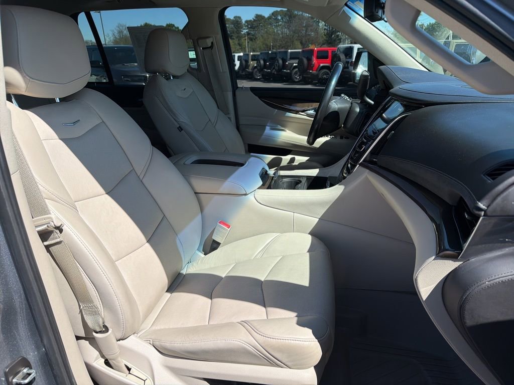Used 2018 Cadillac Escalade Premium Luxury AWD/4WD image 33