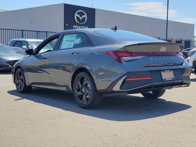 New 2026 Hyundai Elantra SEL Sport FWD image 3