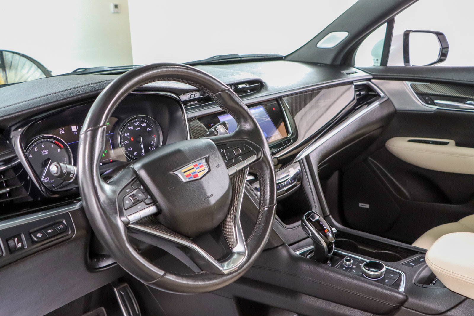 Used 2023 Cadillac XT6 Sport w/ Technology Package AWD/4WD image 25