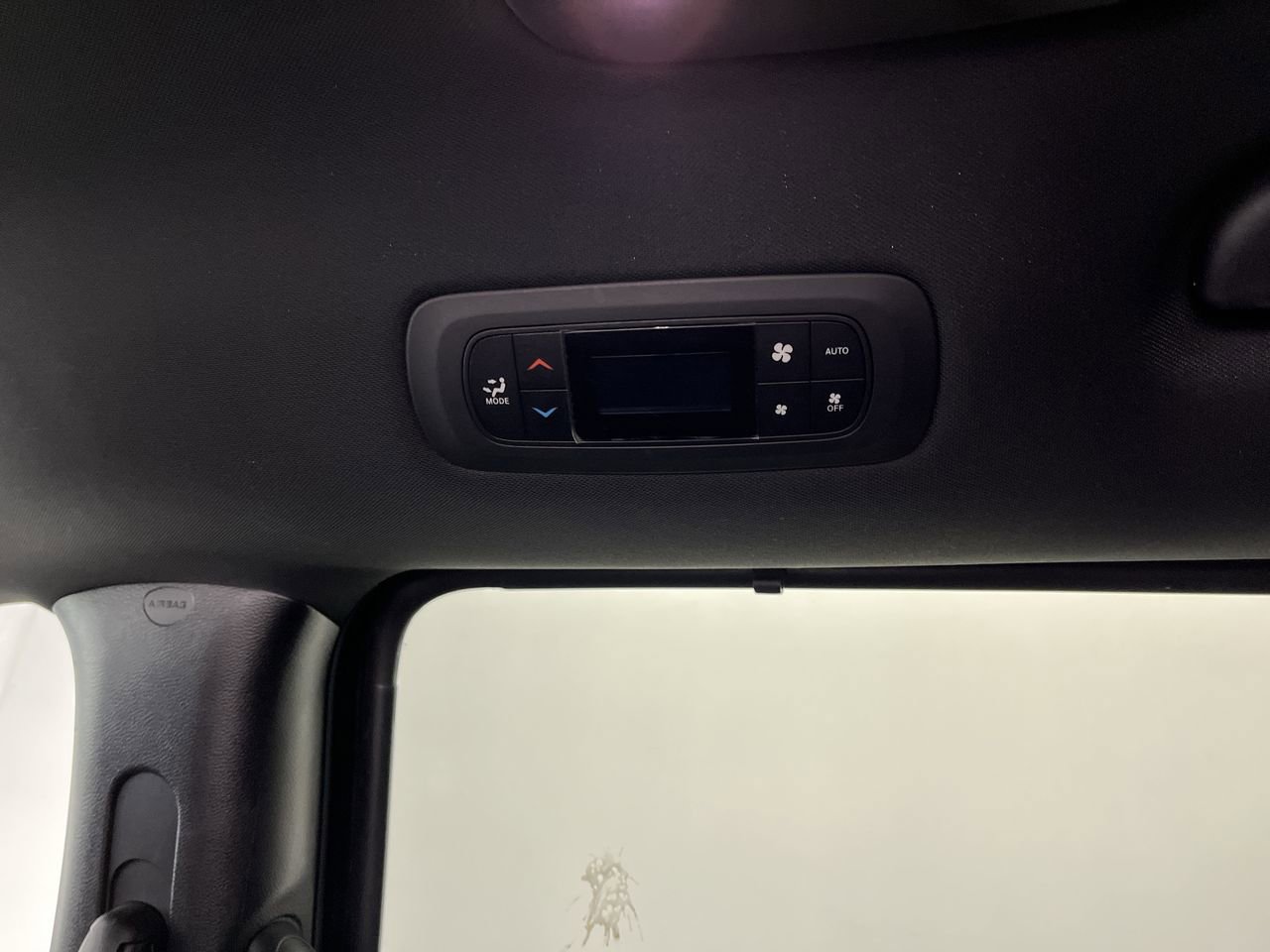 Used 2022 Chrysler Pacifica Touring AWD/4WD image 11