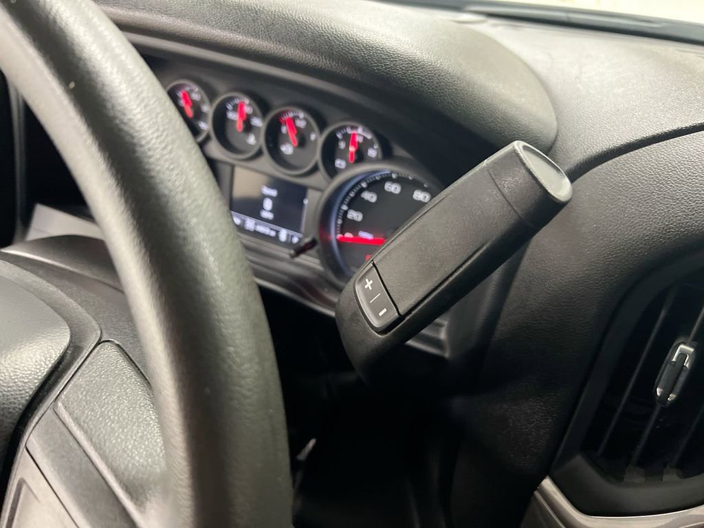 Used 2023 Chevrolet Silverado 1500 Custom image 17