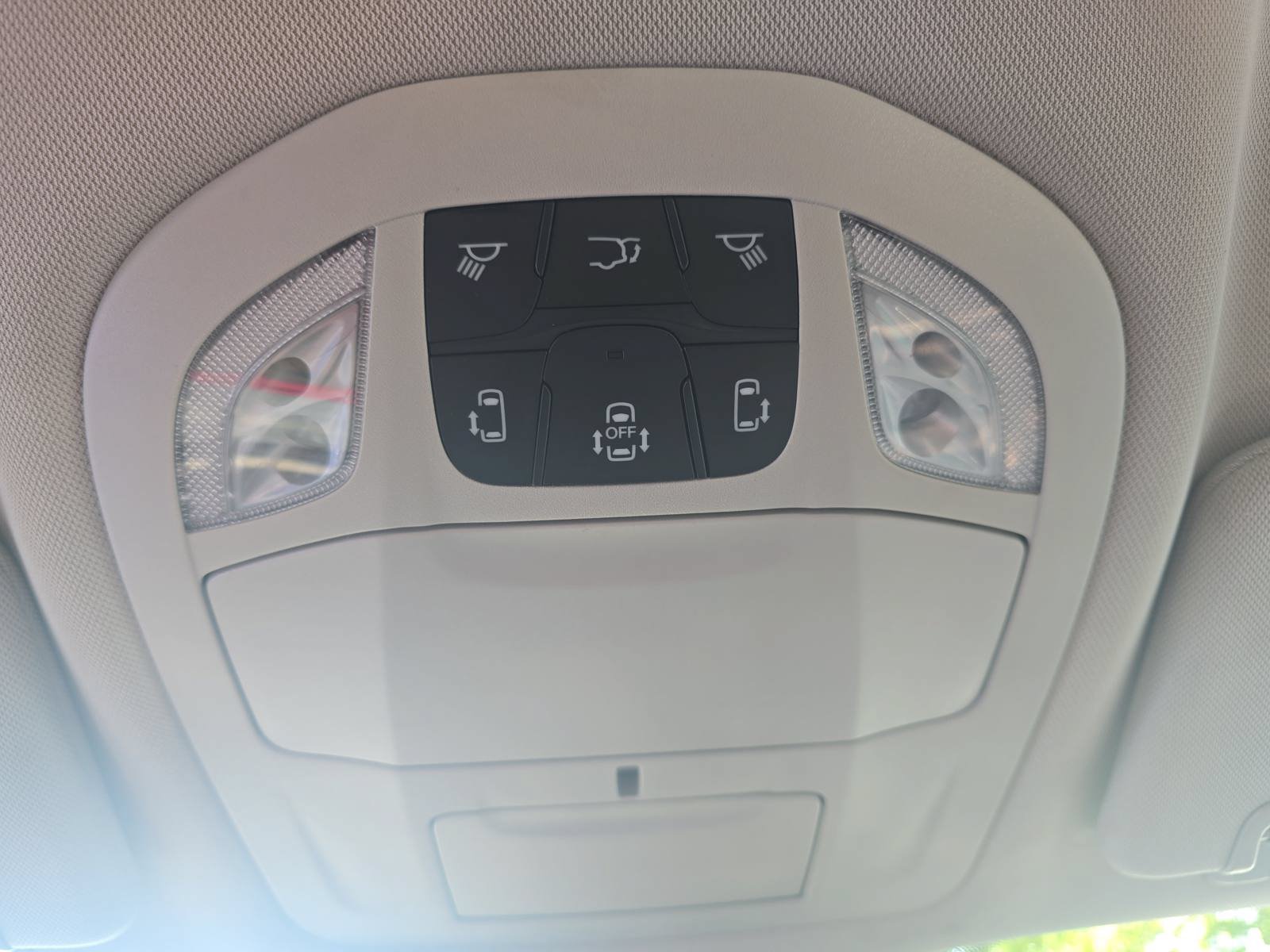 Used 2022 Chrysler Pacifica Touring-L FWD image 23