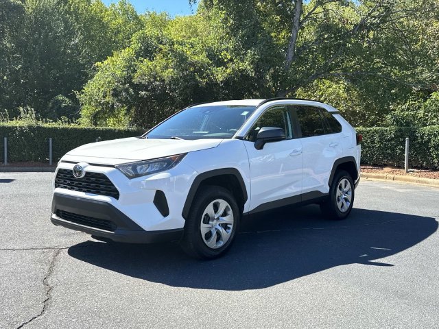 Used 2019 Toyota RAV4 LE AWD/4WD image 2