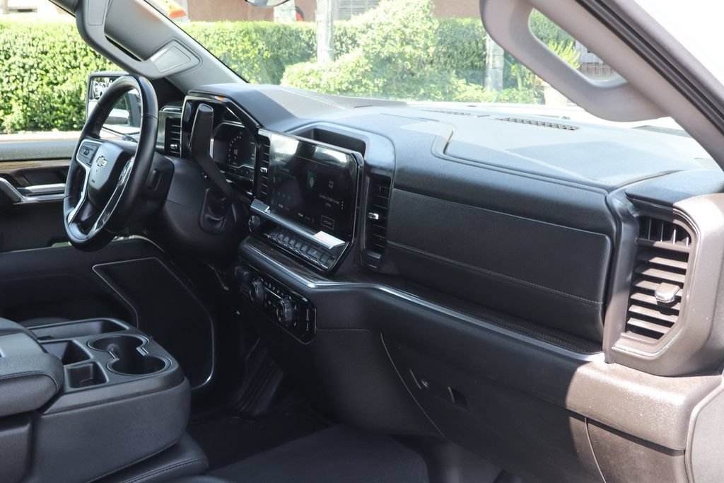 Used 2025 Chevrolet Silverado 1500 LT w/ Leather Package AWD/4WD image 42