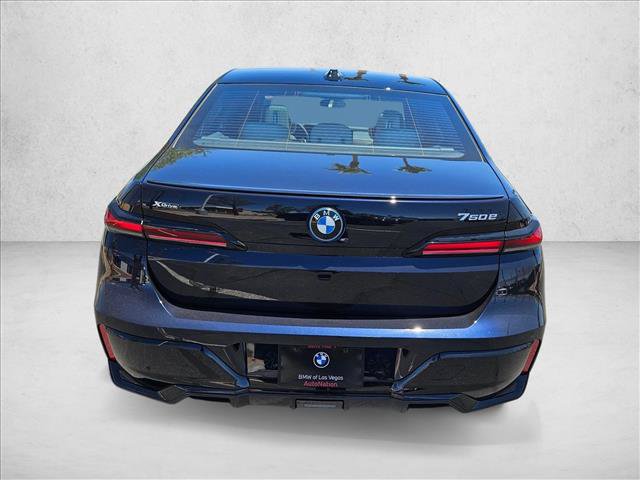 Used 2026 BMW 750e xDrive AWD/4WD image 7