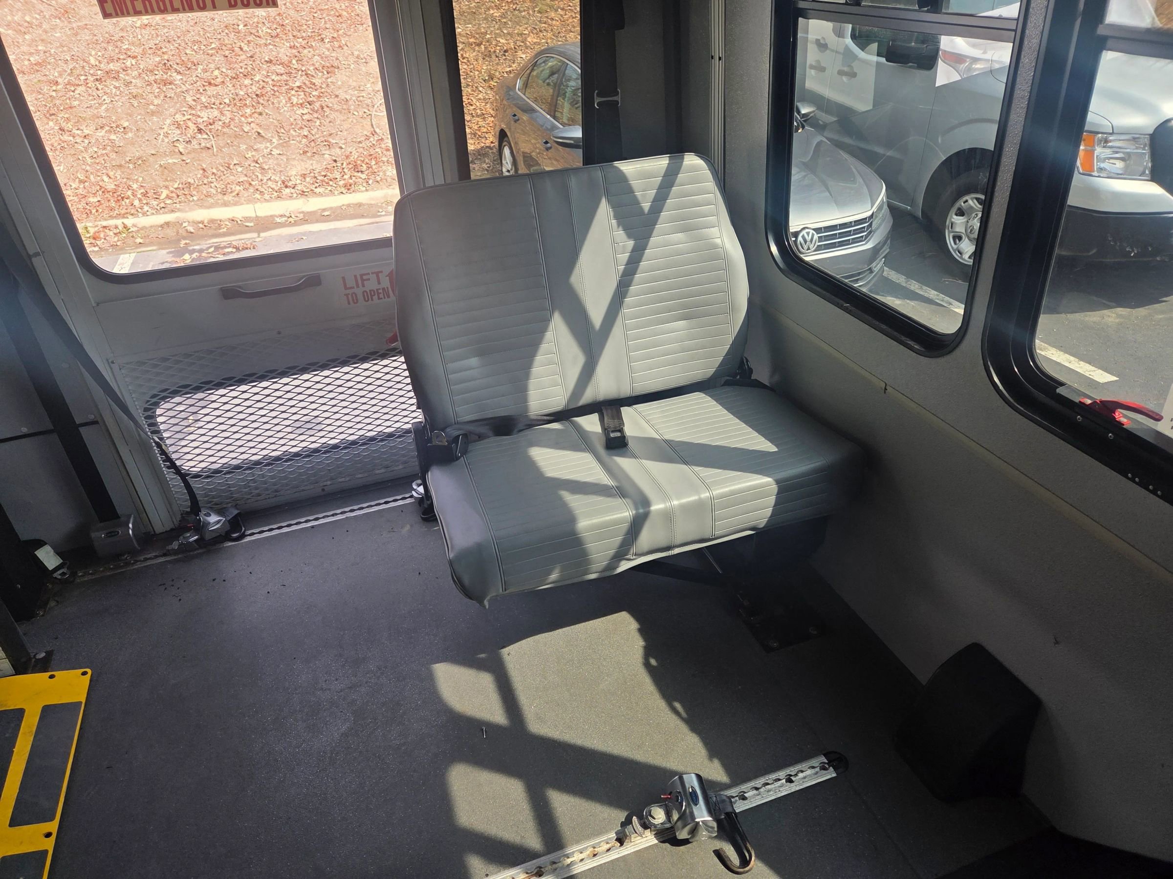 Used 2014 Ford E-350 and Econoline 350 Super Duty image 20