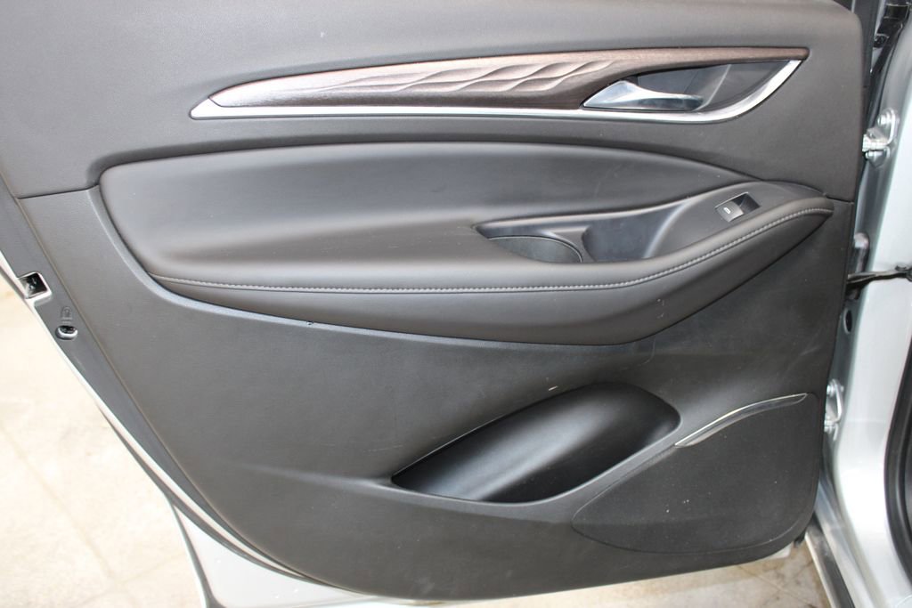 Used 2022 Buick Enclave Avenir w/ Avenir Technology Package image 18