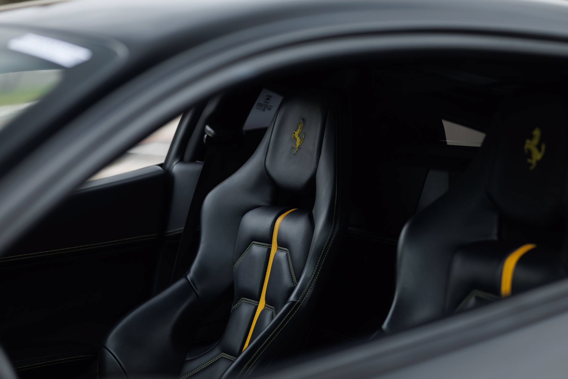 Used 2012 Ferrari 458 Italia Coupe RWD image 7