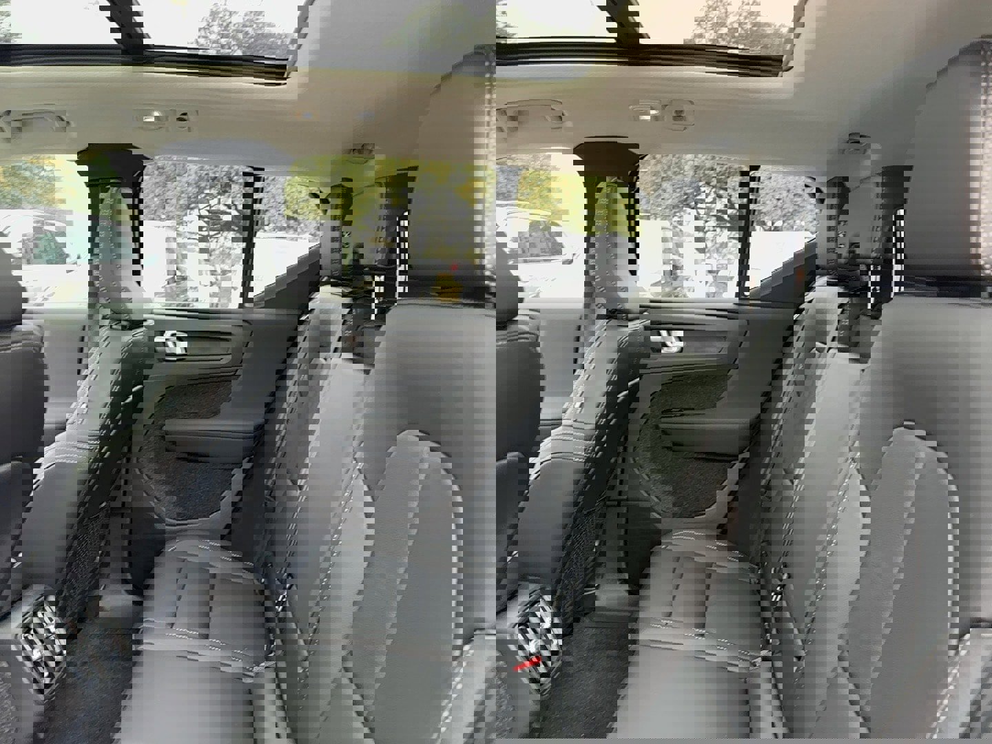 New 2026 Volvo XC40 B4 Core image 17