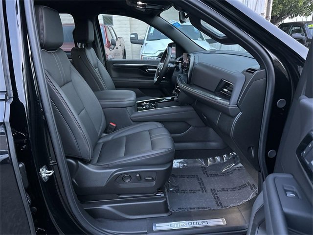 Used 2025 Chevrolet Suburban RST image 26