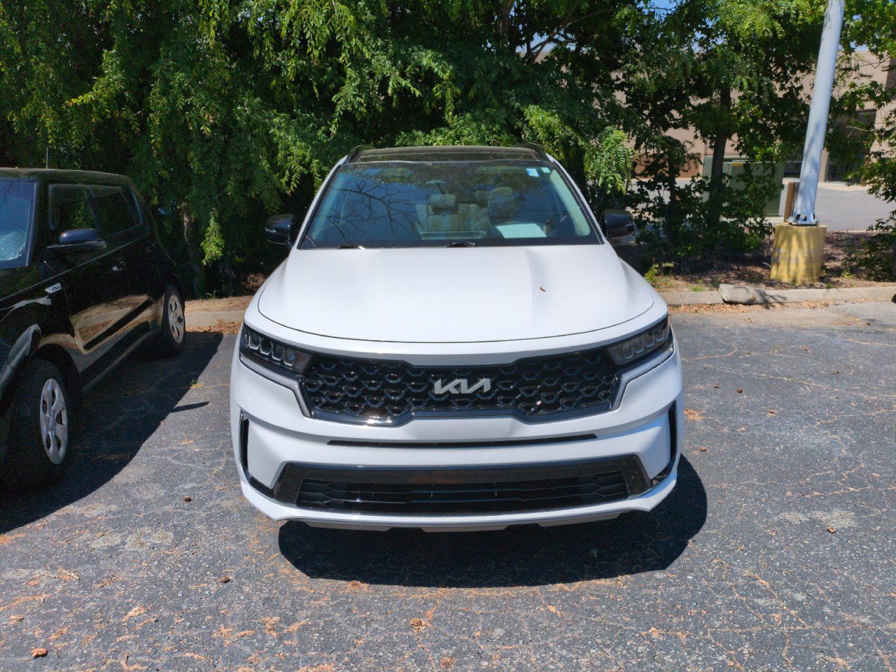 Used 2023 Kia Sorento S w/ Panoramic Sunroof Package FWD image 2
