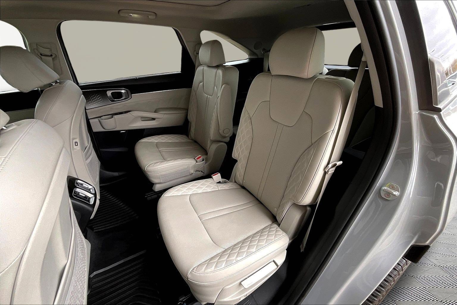 Used 2023 Kia Sorento SX image 21