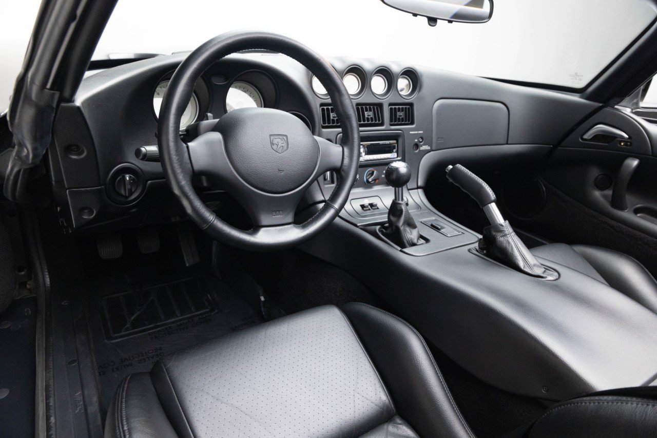 Used 2002 Dodge Viper RT/10 RWD image 6