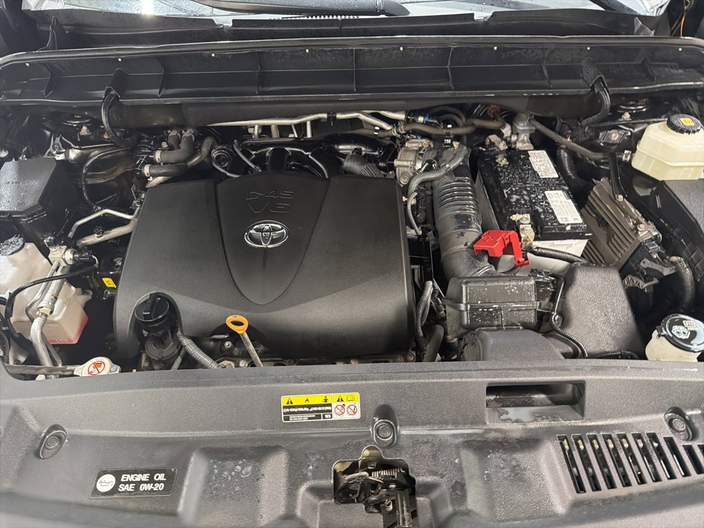 Used 2021 Toyota Highlander Limited image 10