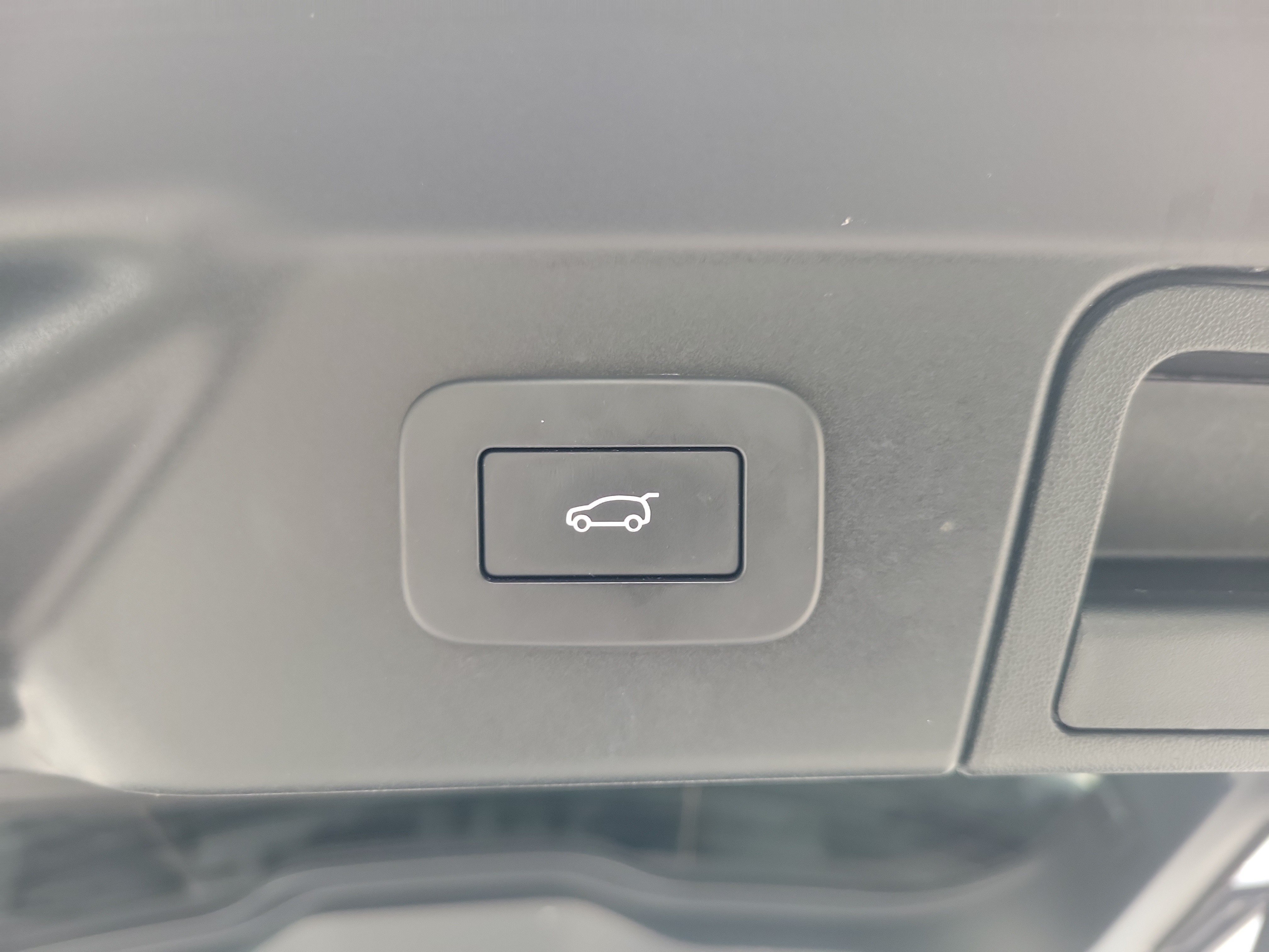 Used 2025 Land Rover Range Rover Velar Dynamic SE AWD/4WD image 11