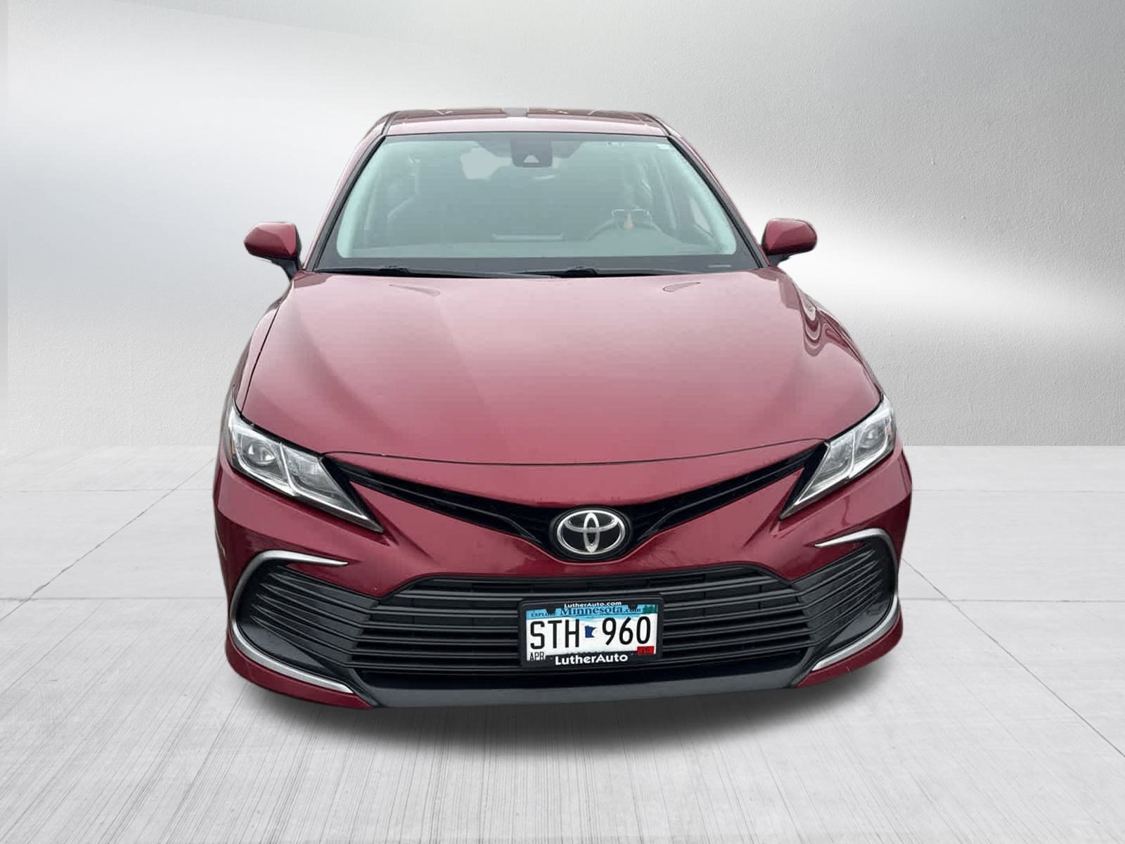 Used 2021 Toyota Camry LE image 6