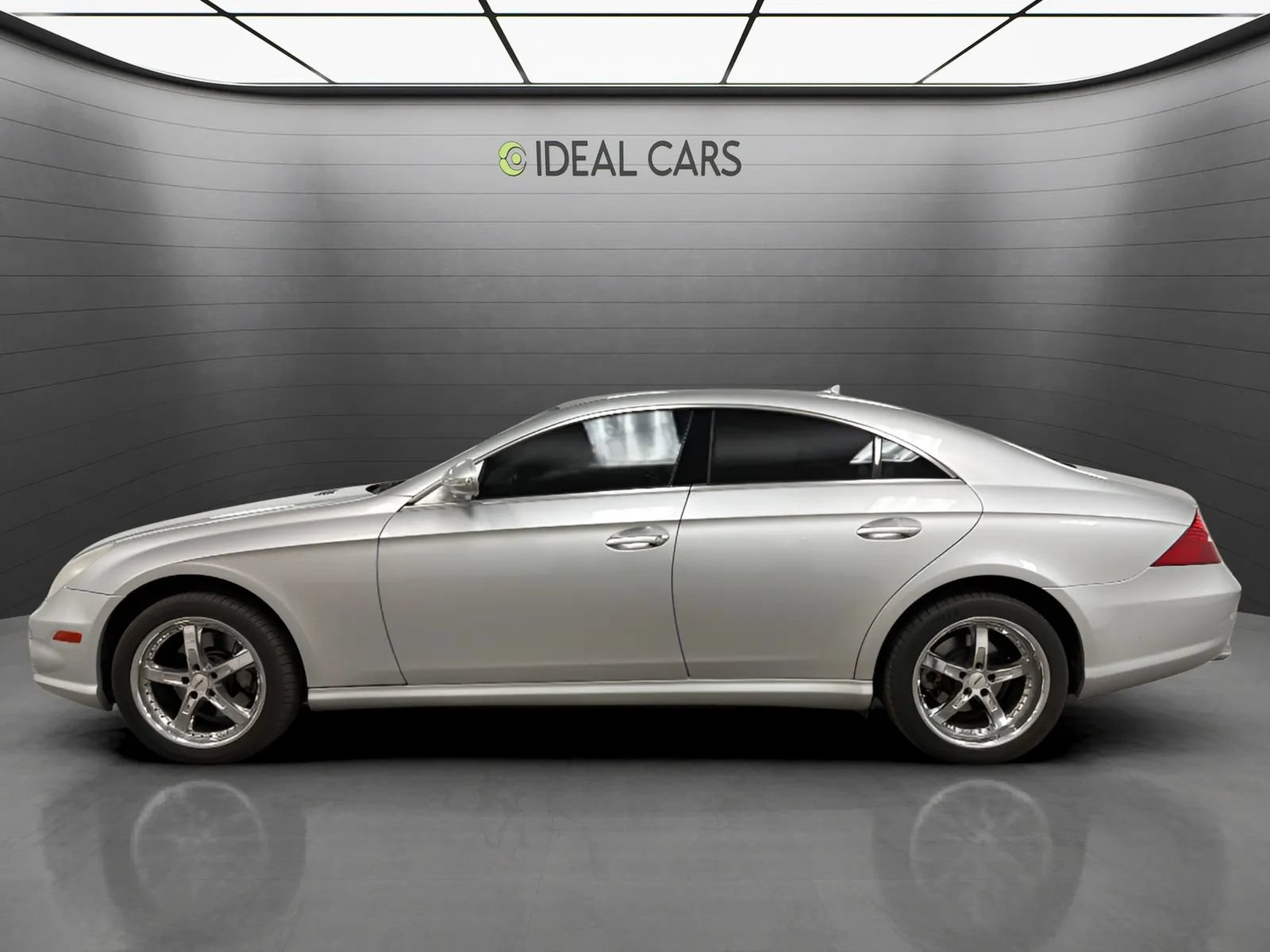 Used 2008 Mercedes-Benz CLS 550 image 8