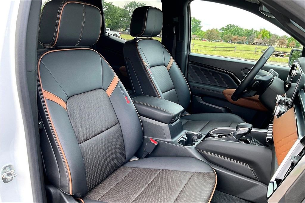 Used 2023 GMC Canyon AT4 w/ AT4 Premium Package AWD/4WD image 7