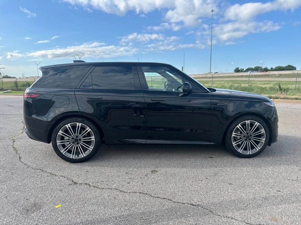 Used 2026 Land Rover Range Rover Sport Dynamic SE AWD/4WD image 5