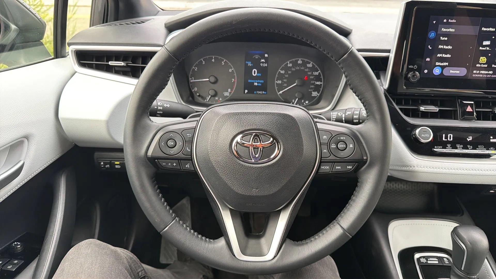 Used 2023 Toyota Corolla SE FWD image 10
