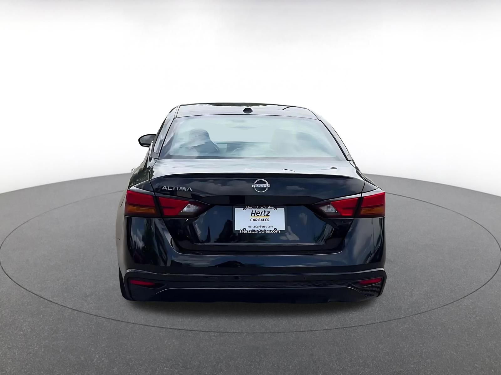 Used 2025 Nissan Altima 2.5 SV FWD image 12