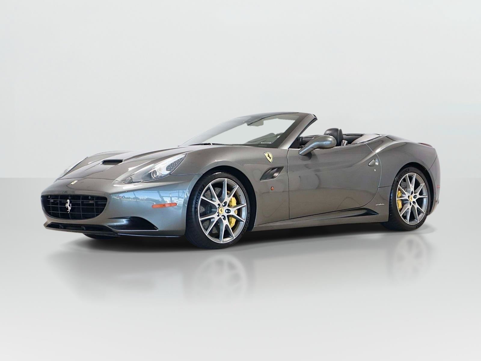 Used 2011 Ferrari California RWD image 1