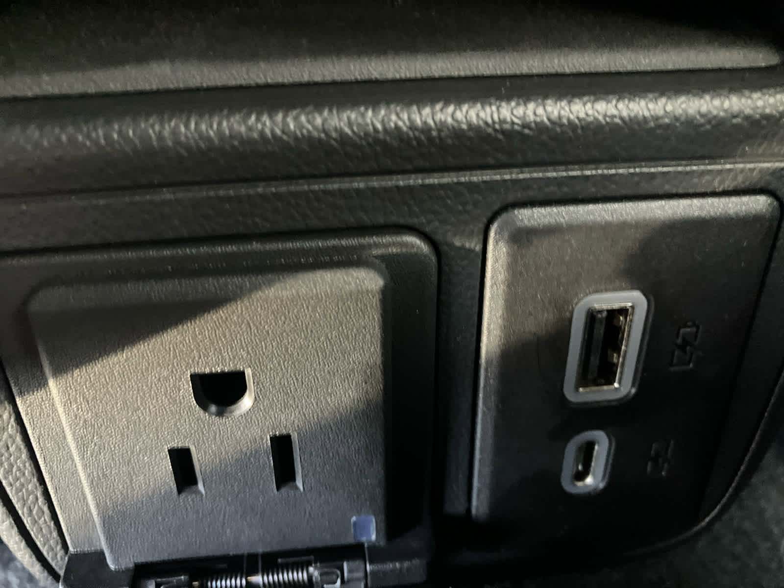 Certified 2025 Buick Encore GX Avenir image 33