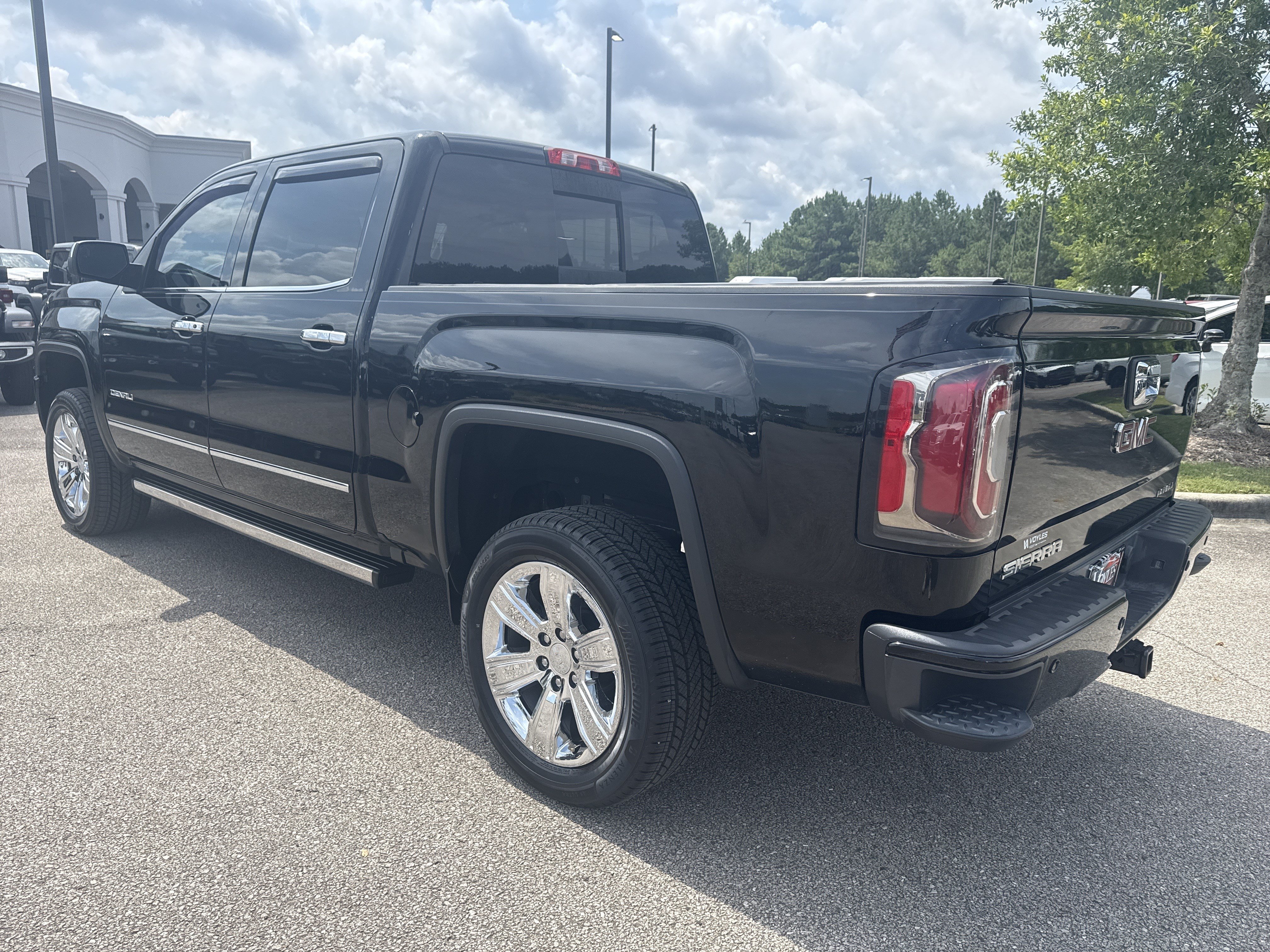Used 2018 GMC Sierra 1500 Denali w/ Denali Ultimate Package AWD/4WD image 5