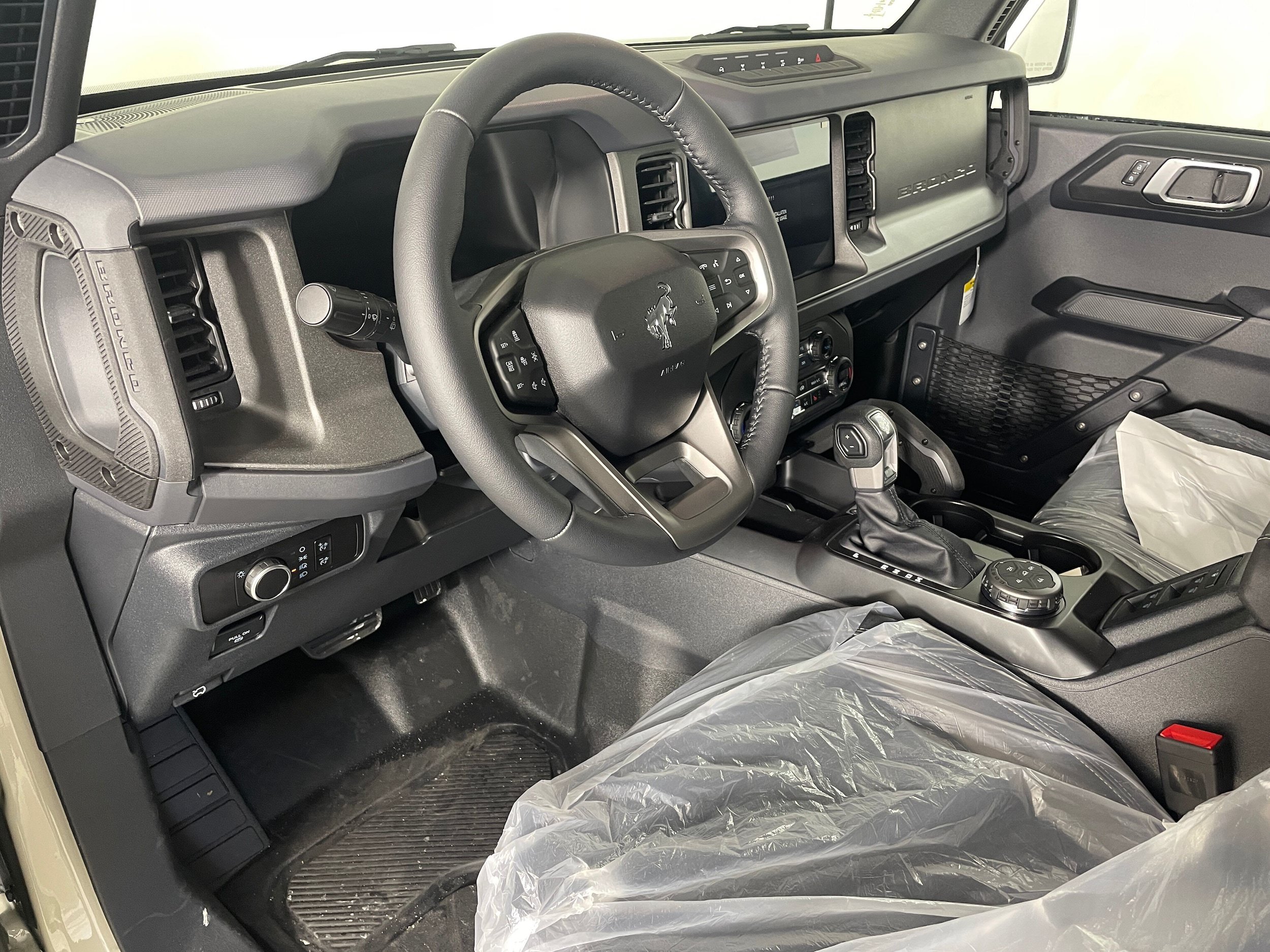 New 2026 Ford Bronco Badlands w/ Wildtrak Package AWD/4WD image 3