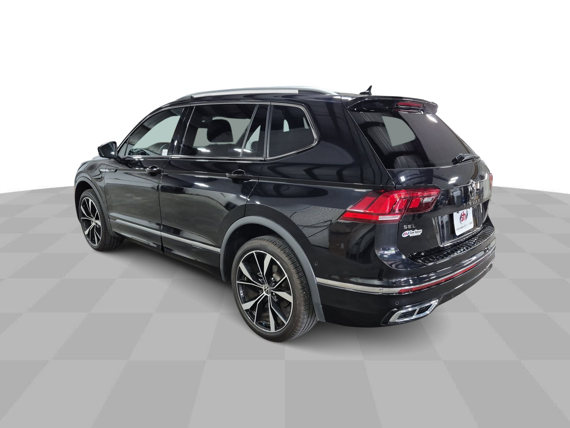 Used 2024 Volkswagen Tiguan SEL R-Line AWD/4WD image 7